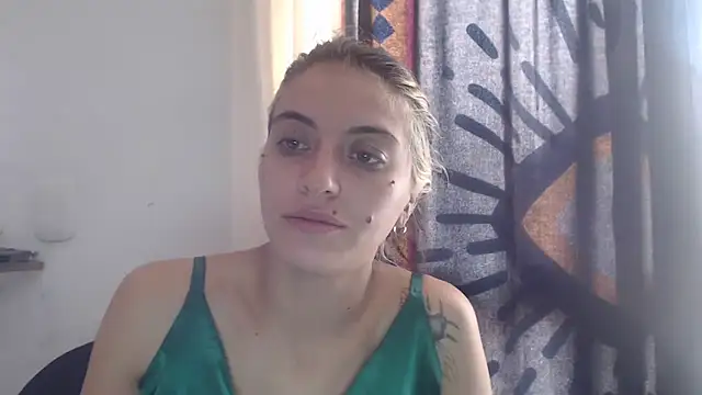 Snapshot of mariecam420 chatting on February 2025 09:58:02 PM mariecam420 online show from February 2025 09:58:02 PM