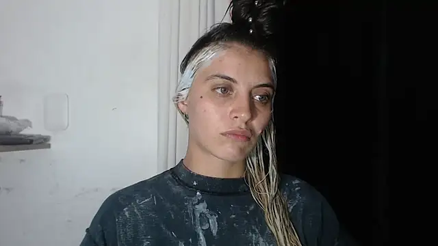Snapshot of mariecam420 chatting on February 2025 01:37:01 AM mariecam420 online show from February 2025 01:37:01 AM
