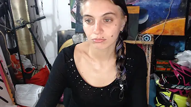 Snapshot of mariecam420 chatting on March 2025 01:06:01 AM mariecam420 online show from March 2025 01:06:01 AM
