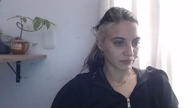 Snapshot of mariecam420 chatting on March 2025 08:40:02 PM mariecam420 online show from March 2025 08:40:02 PM