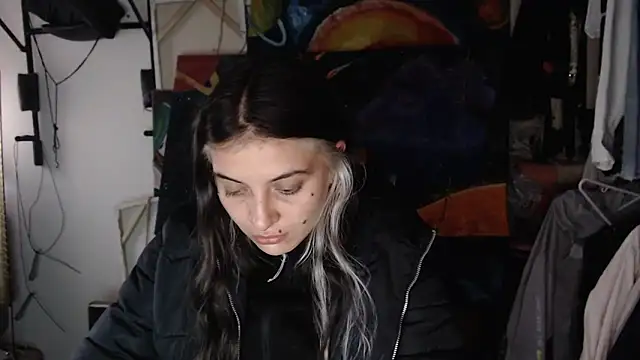 Snapshot of mariecam420 chatting on March 2025 06:53:02 PM mariecam420 online show from March 2025 06:53:02 PM
