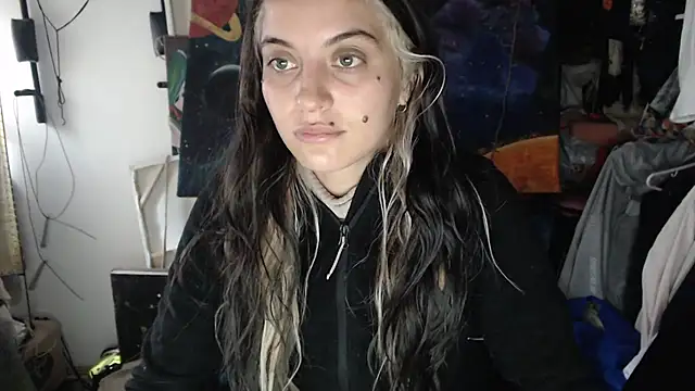 Snapshot of mariecam420 chatting on March 2025 04:29:02 PM mariecam420 online show from March 2025 04:29:02 PM