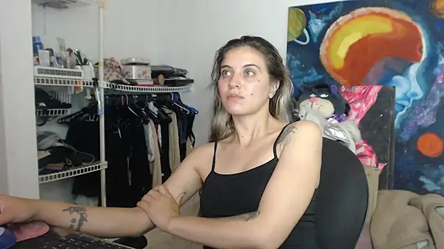 Snapshot of mariecam420 chatting on October 2025 05:26:02 AM mariecam420 online show from October 2025 05:26:02 AM