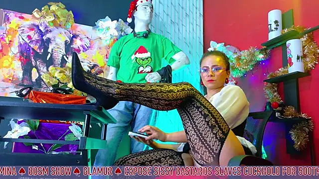Snapshot of MistressSlut1 chatting on December 2024 02:19:02 PM MistressSlut1 online show from December 2024 02:19:02 PM