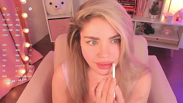 Snapshot of pussy-kattt chatting on January 2025 10:59:02 AM pussy-kattt online show from January 2025 10:59:02 AM