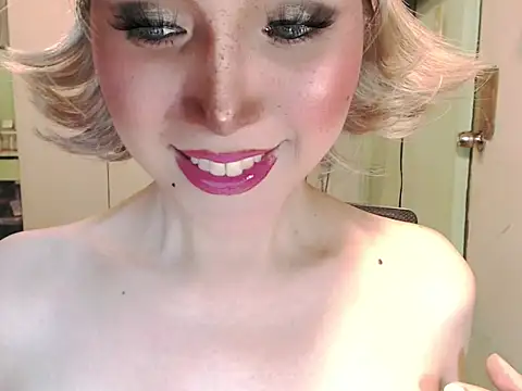 Ezradeliciosa online show from April 2026 06:22:01 AM