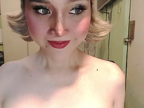 Ezradeliciosa online show from May 2026 02:51:02 AM
