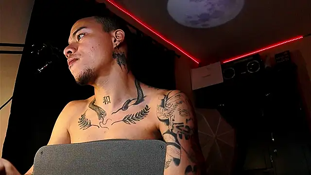 Snapshot of BestMasterForYou chatting on October 2025 04:10:02 AM BestMasterForYou online show from October 2025 04:10:02 AM