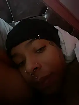 Snapshot of CutieFrmthehood chatting on February 2025 02:45:01 PM CutieFrmthehood online show from February 2025 02:45:01 PM