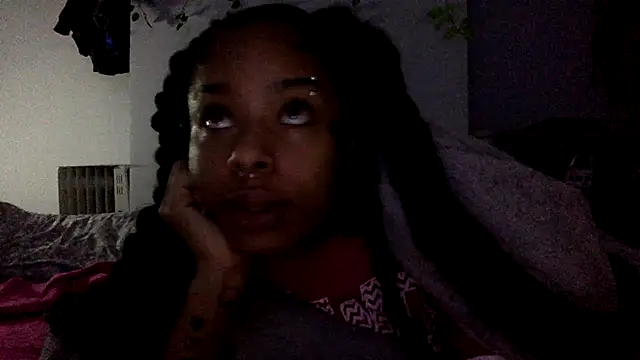 Snapshot of CutieFrmthehood chatting on February 2026 04:05:02 AM CutieFrmthehood online show from February 2026 04:05:02 AM