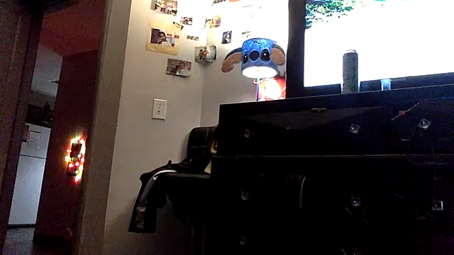 Snapshot of CutieFrmthehood chatting on February 2026 01:14:01 AM CutieFrmthehood online show from February 2026 01:14:01 AM