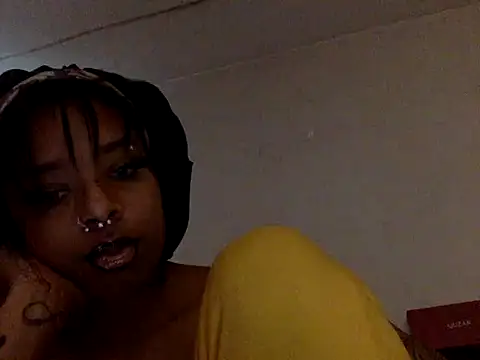 Snapshot of CutieFrmthehood chatting on May 2026 05:20:02 PM CutieFrmthehood online show from May 2026 05:20:02 PM