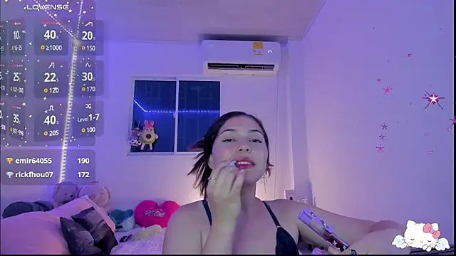 Snapshot of MollyG18 chatting on February 2025 05:34:02 AM MollyG18 online show from February 2025 05:34:02 AM