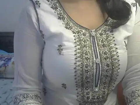 Snapshot of SiaraSiyA chatting on February 2025 09:19:01 AM SiaraSiyA online show from February 2025 09:19:01 AM