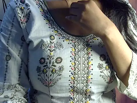 Snapshot of SiaraSiyA chatting on January 2026 06:33:02 PM SiaraSiyA online show from January 2026 06:33:02 PM