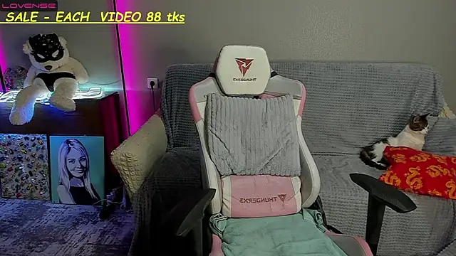 SandyChris online show from December 2024 03:11:01 PM