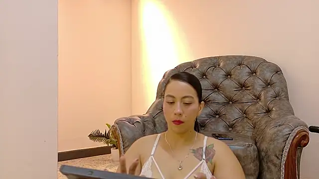 Snapshot of niky_smit chatting on February 2025 11:52:01 AM niky smit online show from February 2025 11:52:01 AM