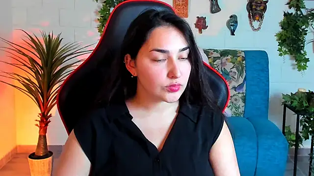 Snapshot of CeceliaJohnson chatting on February 2025 11:10:01 AM CeceliaJohnson online show from February 2025 11:10:01 AM