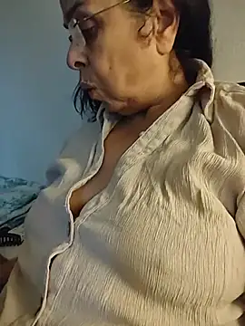 Susannemilf online show from December 2025 11:11:01 PM