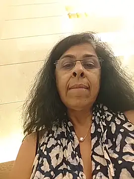 Snapshot of Susannemilf chatting on February 2026 02:47:01 PM Susannemilf online show from February 2026 02:47:01 PM