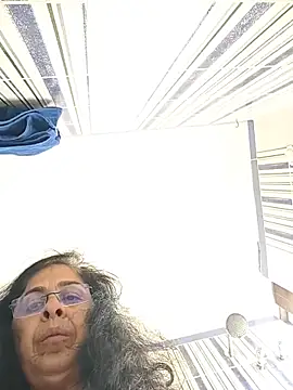 Snapshot of Susannemilf chatting on March 2026 05:52:01 AM Susannemilf online show from March 2026 05:52:01 AM