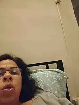 Snapshot of Susannemilf chatting on March 2026 02:05:02 AM Susannemilf online show from March 2026 02:05:02 AM