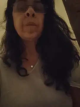 Snapshot of Susannemilf chatting on March 2026 05:05:02 PM Susannemilf online show from March 2026 05:05:02 PM