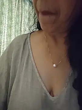 Snapshot of Susannemilf chatting on March 2026 05:10:02 AM Susannemilf online show from March 2026 05:10:02 AM