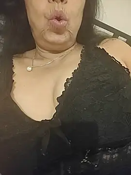 Snapshot of Susannemilf chatting on March 2026 12:21:02 PM Susannemilf online show from March 2026 12:21:02 PM