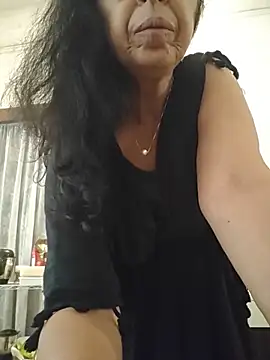 Snapshot of Susannemilf chatting on April 2026 06:16:02 AM Susannemilf online show from April 2026 06:16:02 AM