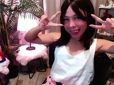 AsianTrixxx online show from April 2026 04:35:01 PM