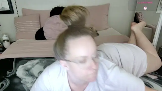 julimonroe online show from February 2025 03:18:01 AM