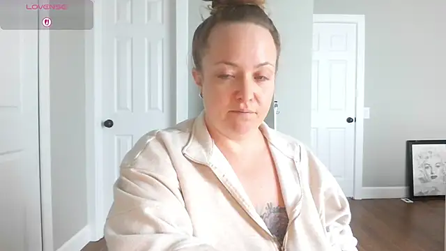 julimonroe online show from March 2026 05:41:01 PM