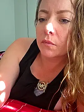 julimonroe online show from April 2026 02:45:02 PM