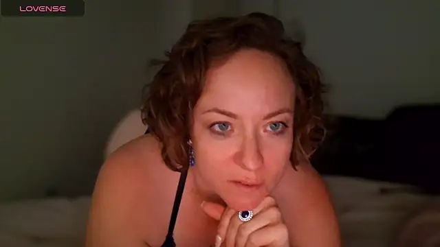 julimonroe online show from April 2026 02:58:01 AM