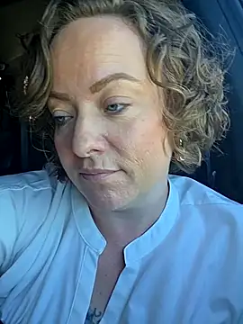 julimonroe online show from April 2026 05:37:01 PM
