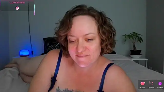 julimonroe online show from April 2026 03:04:02 AM