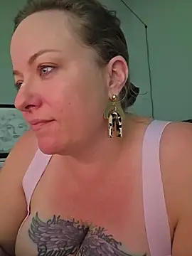 julimonroe online show from June 2026 04:17:01 AM