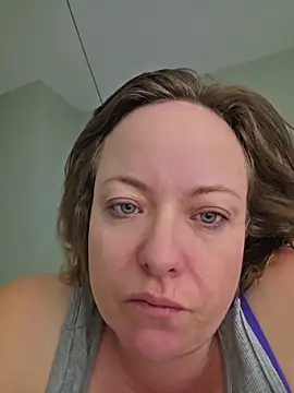 julimonroe online show from June 2026 12:19:01 PM