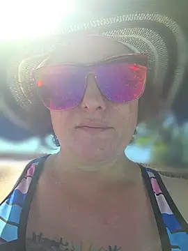 julimonroe online show from July 2026 04:46:02 PM