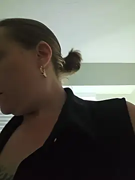 julimonroe online show from July 2026 01:44:01 AM