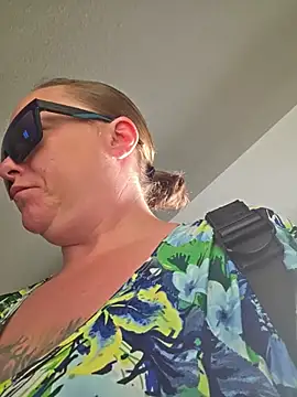 julimonroe online show from July 2026 01:43:02 PM