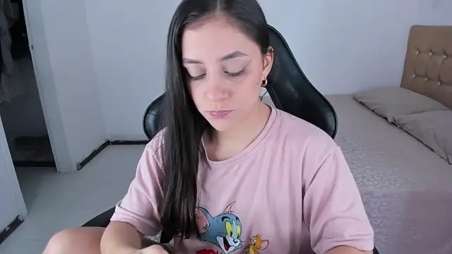 Snapshot of EmmaGrace1999 chatting on October 2025 04:50:01 PM EmmaGrace1999 online show from October 2025 04:50:01 PM