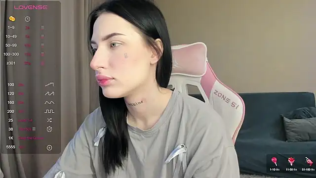 JenniferQueen11 online show from December 2024 09:33:02 AM