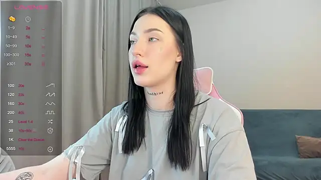 JenniferQueen11 online show from December 2024 12:56:01 PM