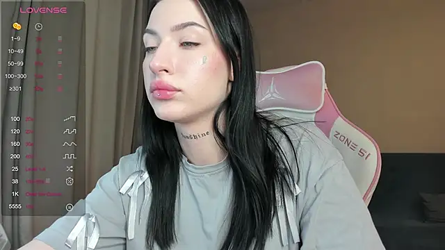 JenniferQueen11 online show from January 2025 05:51:02 PM