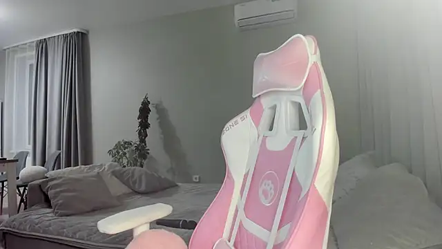 JenniferQueen11 online show from March 2025 02:01:02 PM