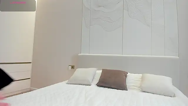 Snapshot of JenniferQueen11 chatting on March 2026 09:04:01 AM JenniferQueen11 online show from March 2026 09:04:01 AM