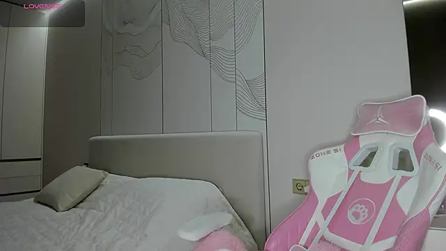 JenniferQueen11 online show from April 2026 09:18:01 AM