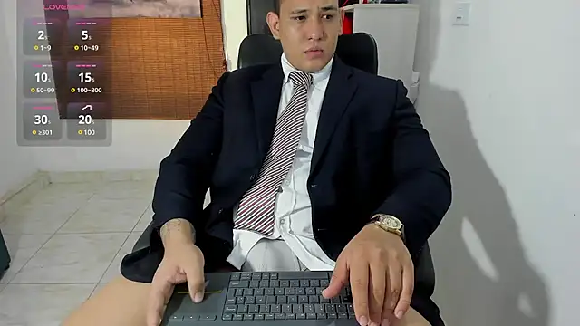Snapshot of Colton_Massif chatting on March 2025 03:02:02 AM Colton Massif online show from March 2025 03:02:02 AM